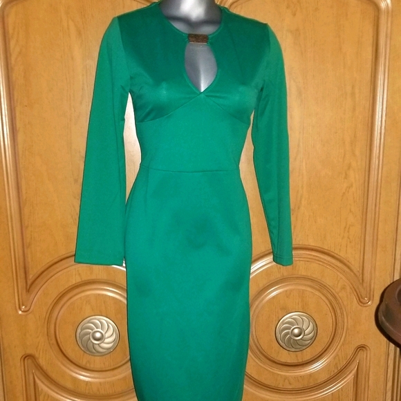 FATE LONDON MIDI DRESS - Picture 1 of 9